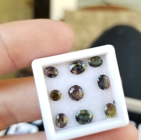 9 color change multicolored sapphires and garnets - Picture 3 of 13